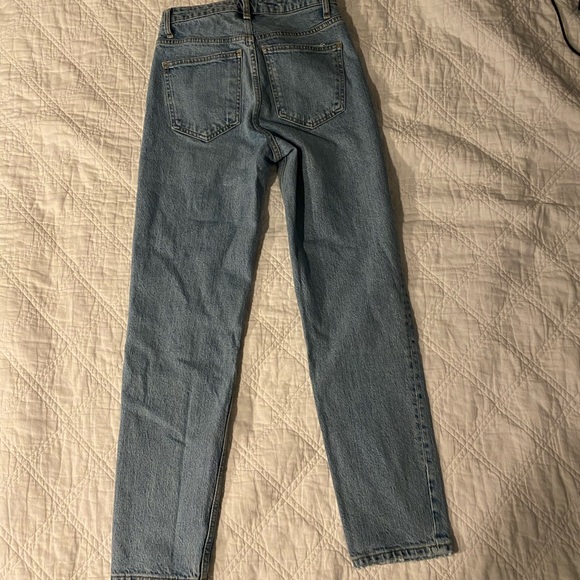 Zara light wash jeans - Picture 3 of 4